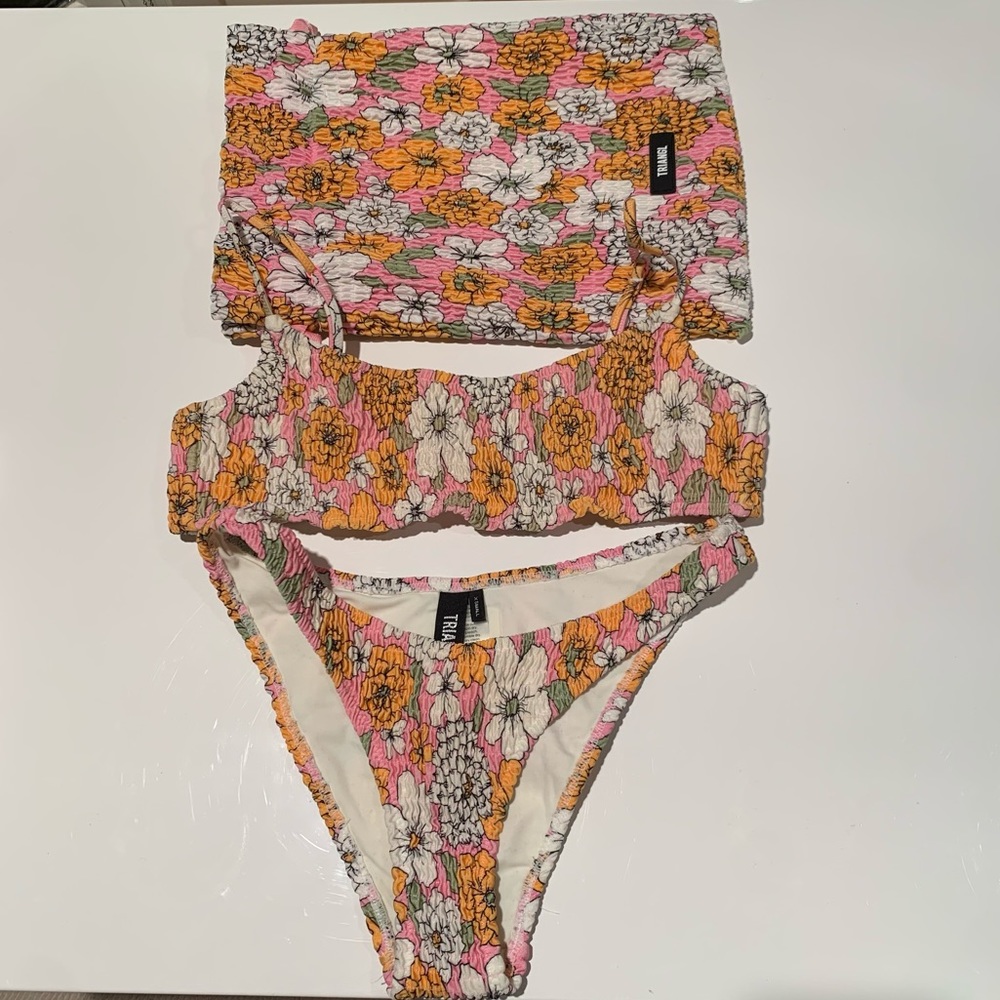 Floral Print Triangl Suit